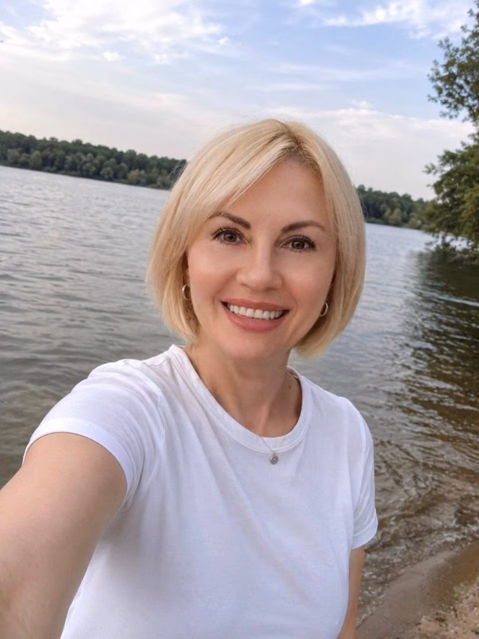Julia 49 Kyiv Ukraine seeking decent man