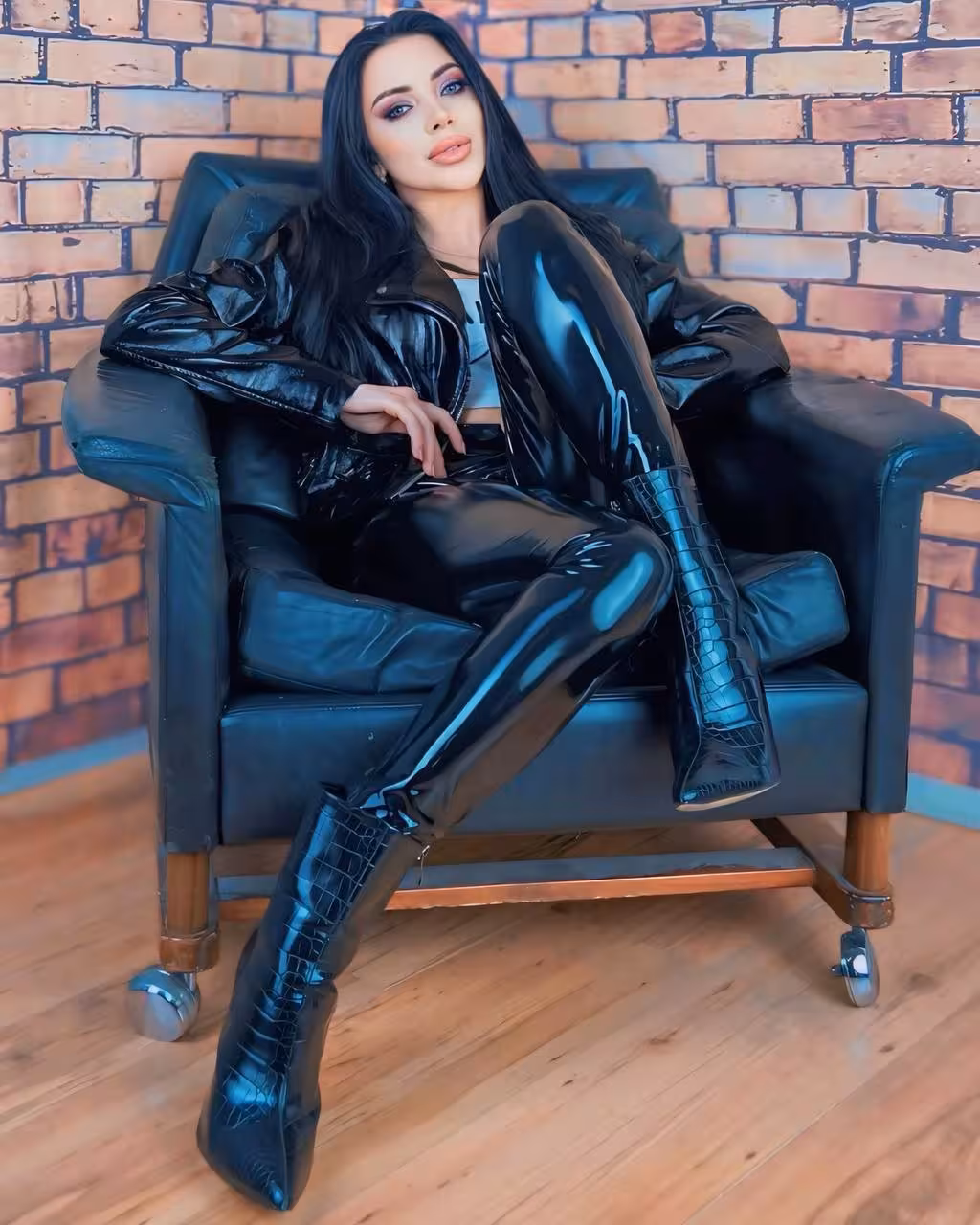 Access Woman's Details