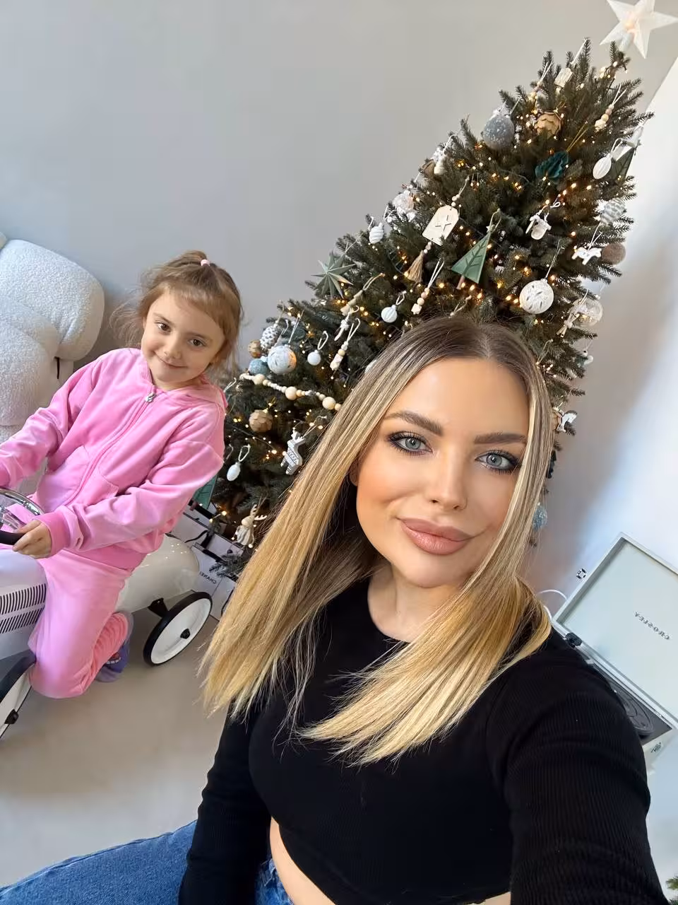 Browse Lady's Information