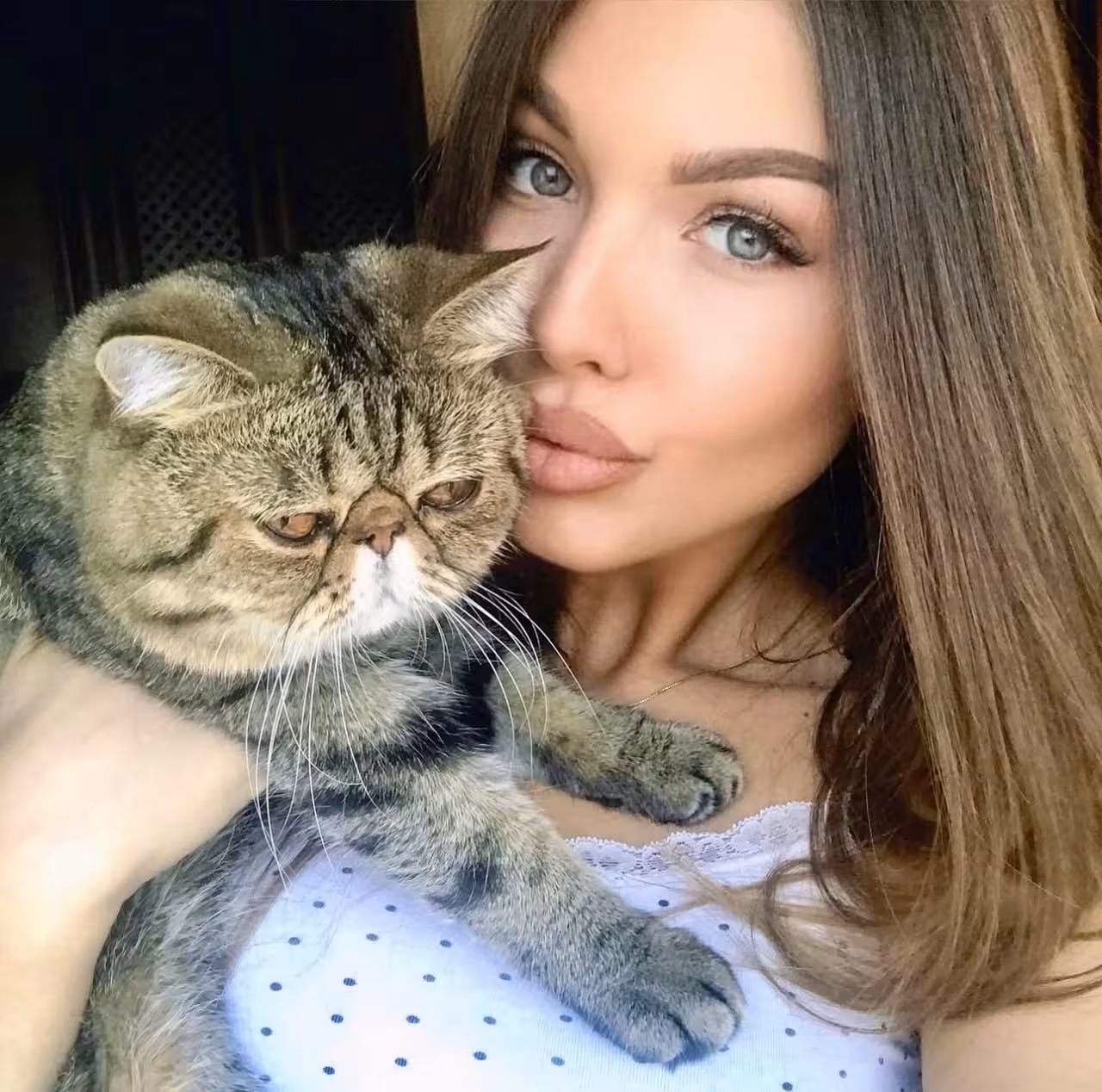 Access Woman's Details