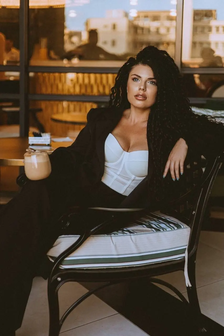 Understand Her Better