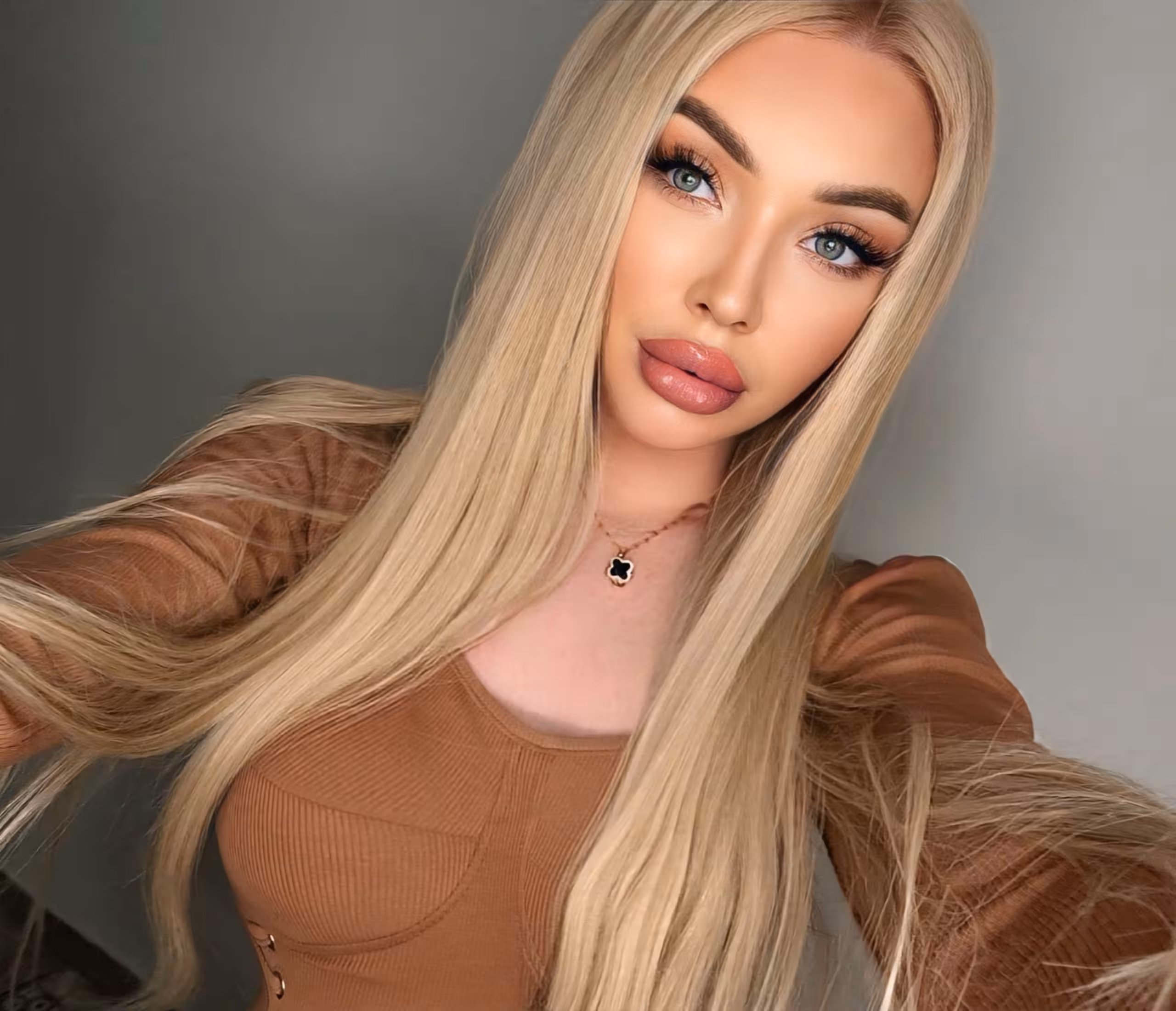 Access Woman's Details