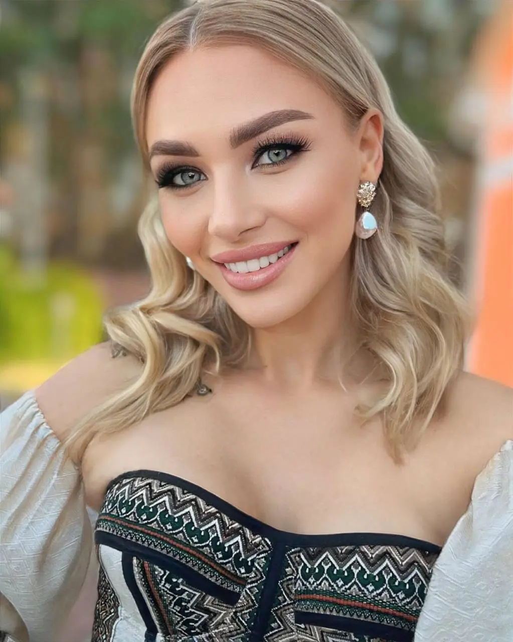 Browse Lady's Information