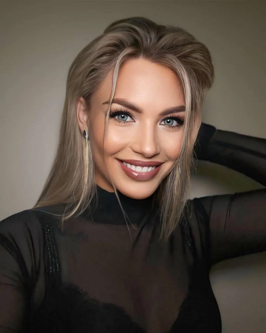 Access Woman's Details